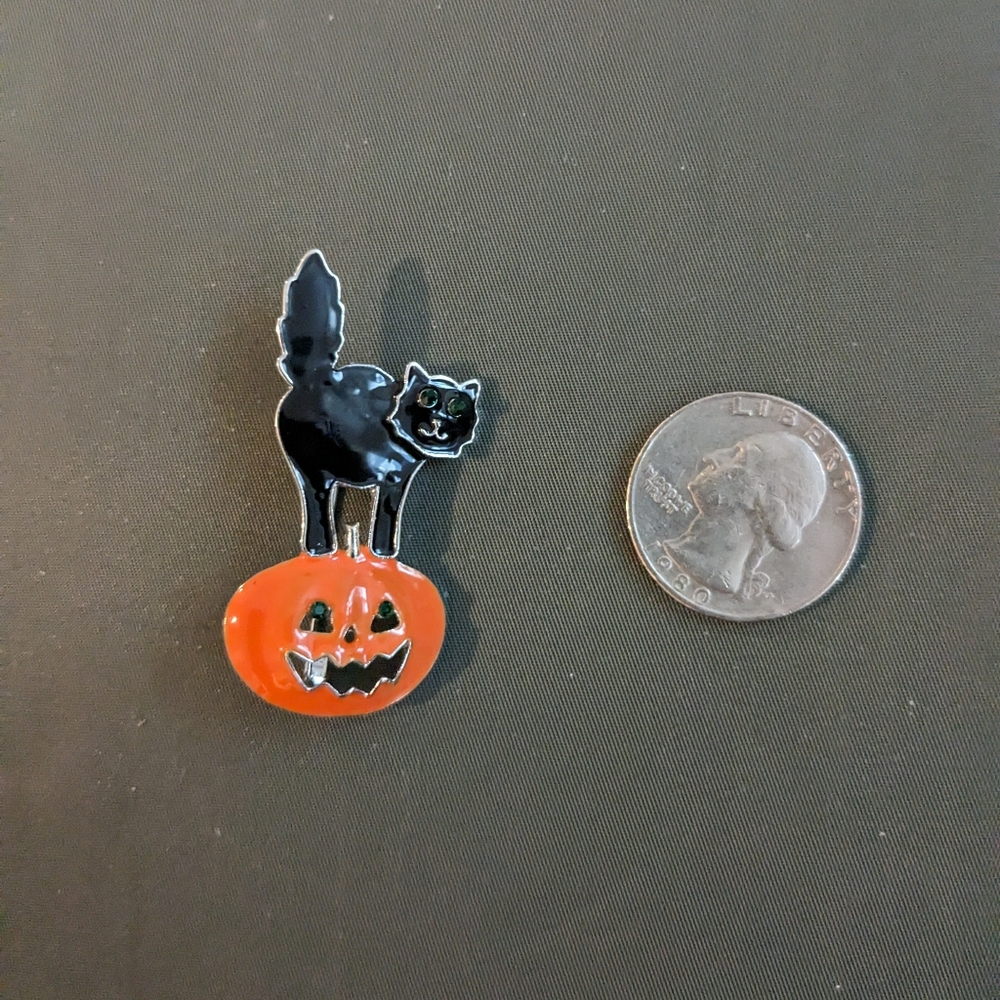 Halloween enamel pin black cat pumpkin jack-o-lantern brooch